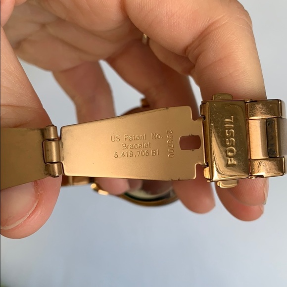 Fossil watch women’s rose gold